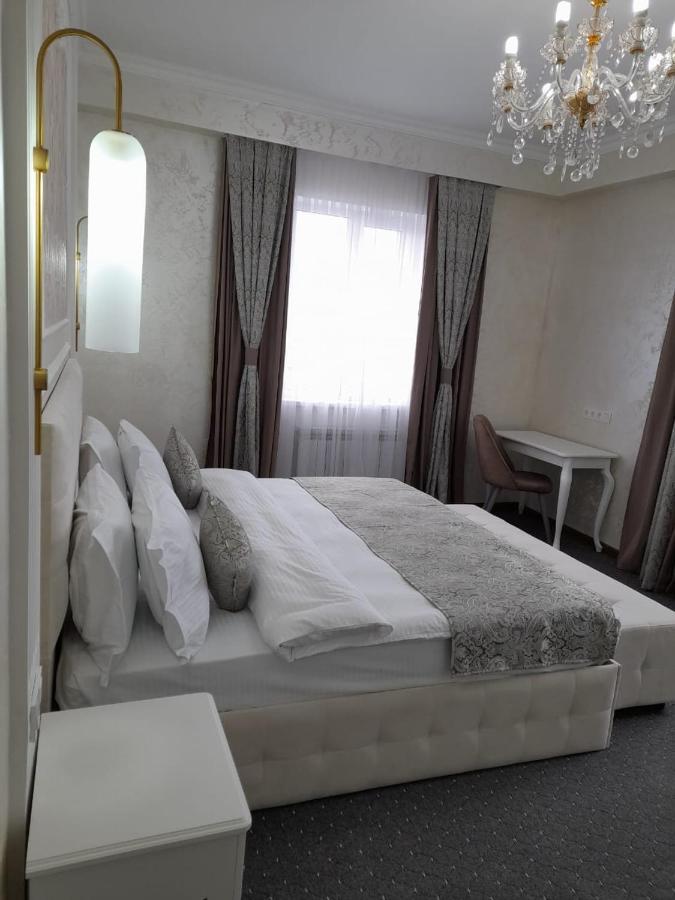 Dora Hotel Shymkent Exterior foto