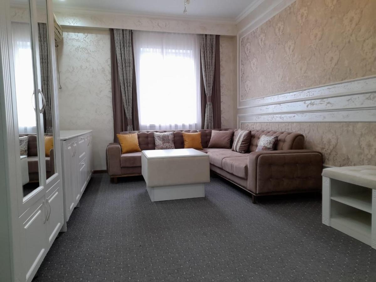 Dora Hotel Shymkent Exterior foto