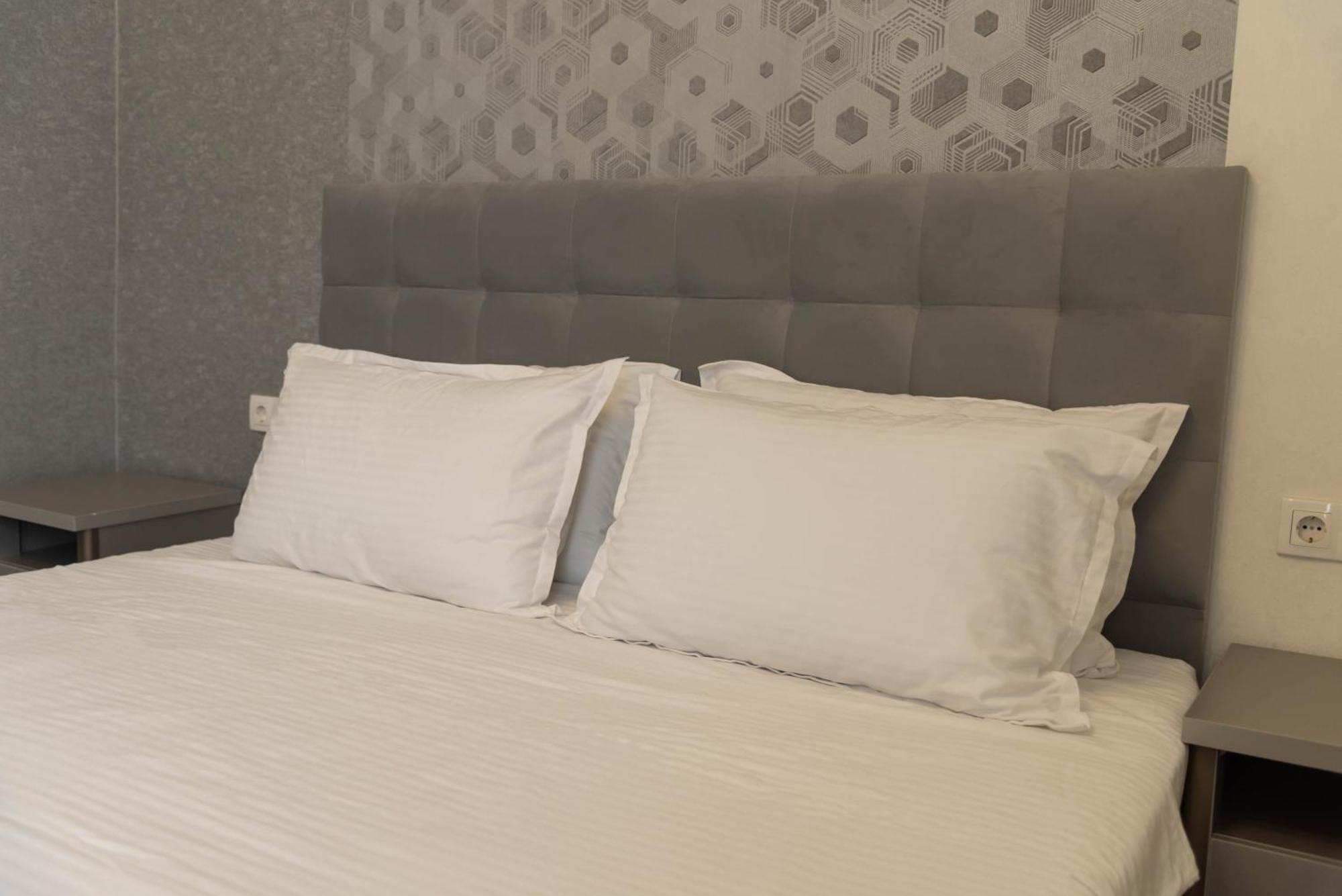 Dora Hotel Shymkent Exterior foto