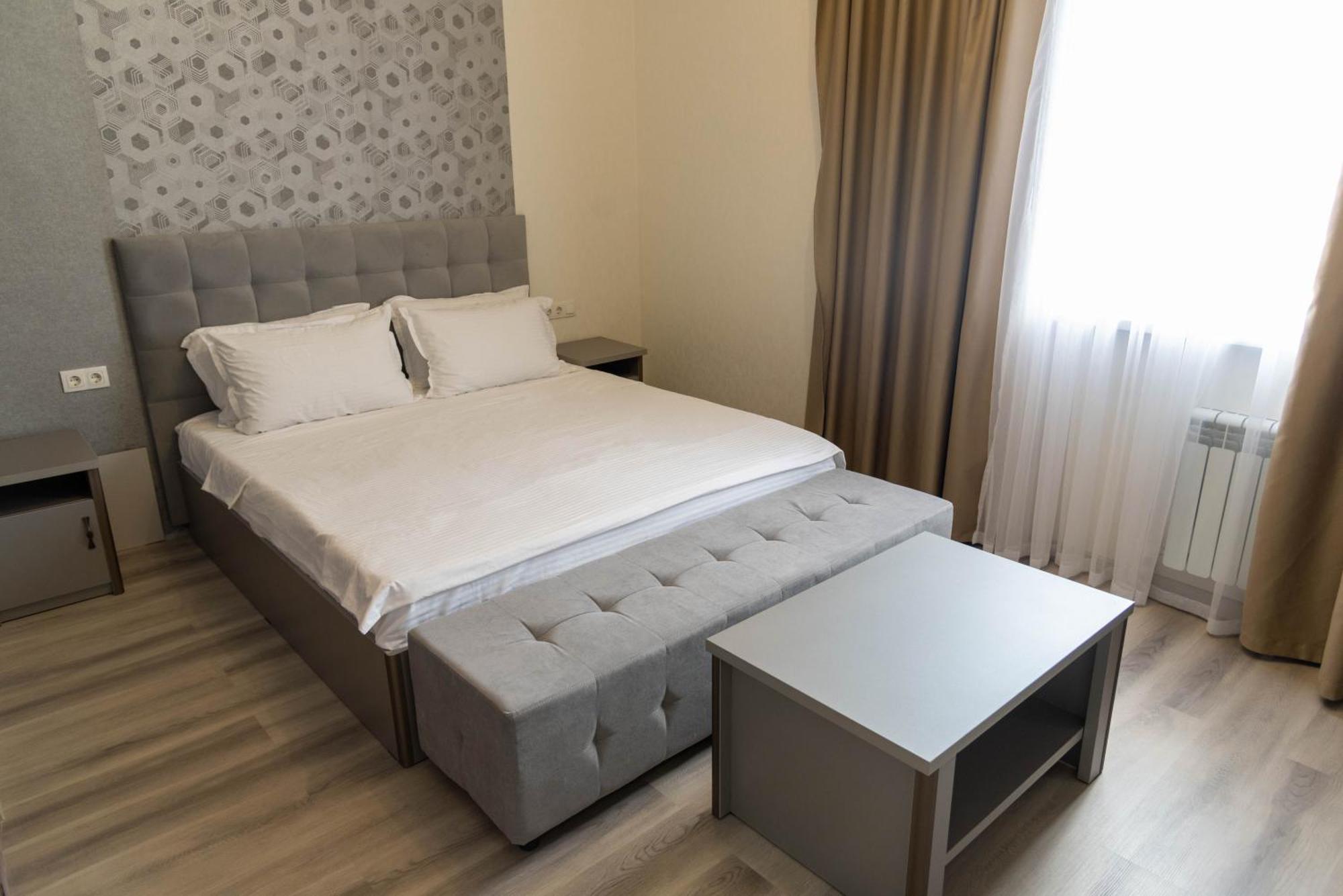 Dora Hotel Shymkent Exterior foto