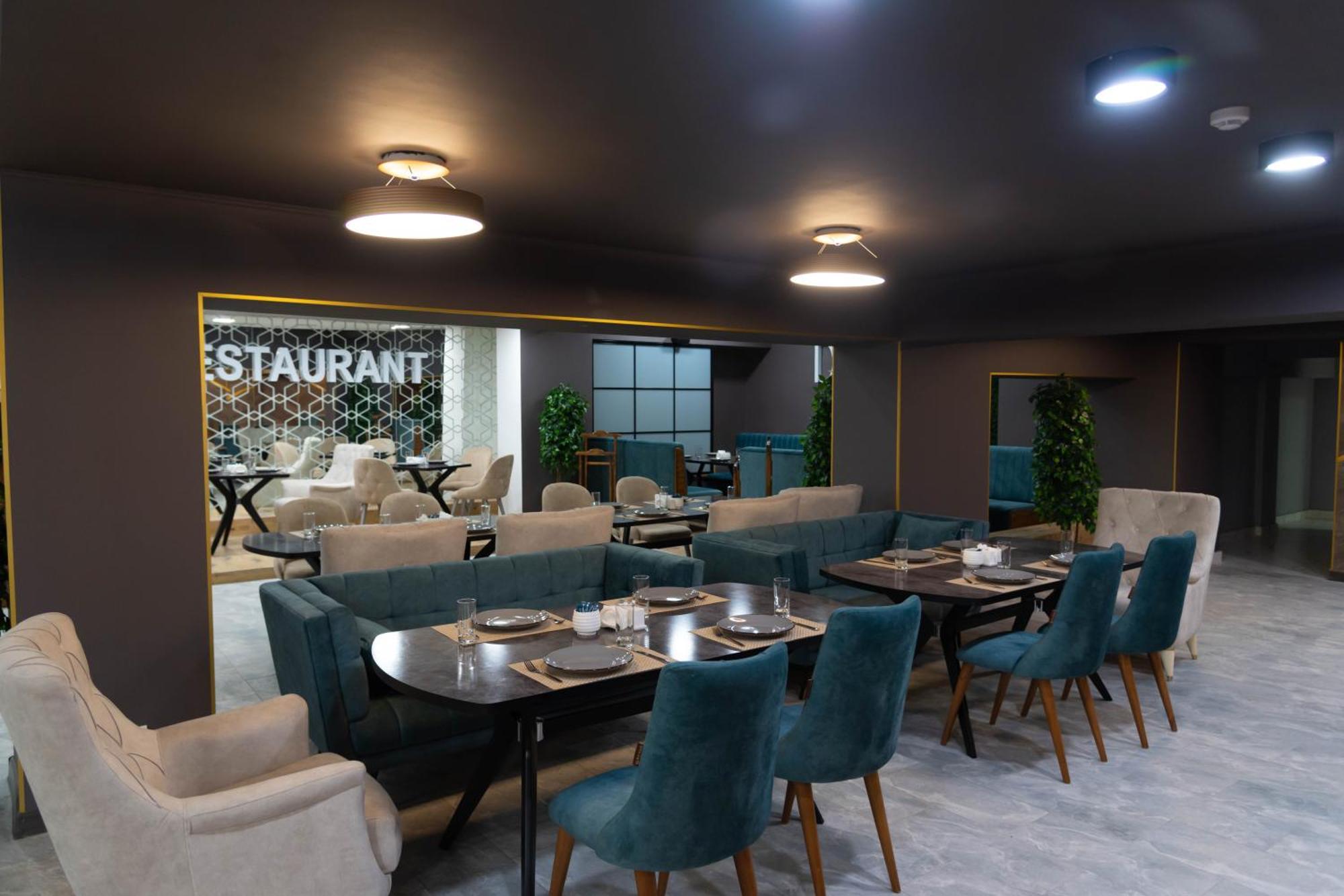 Dora Hotel Shymkent Exterior foto
